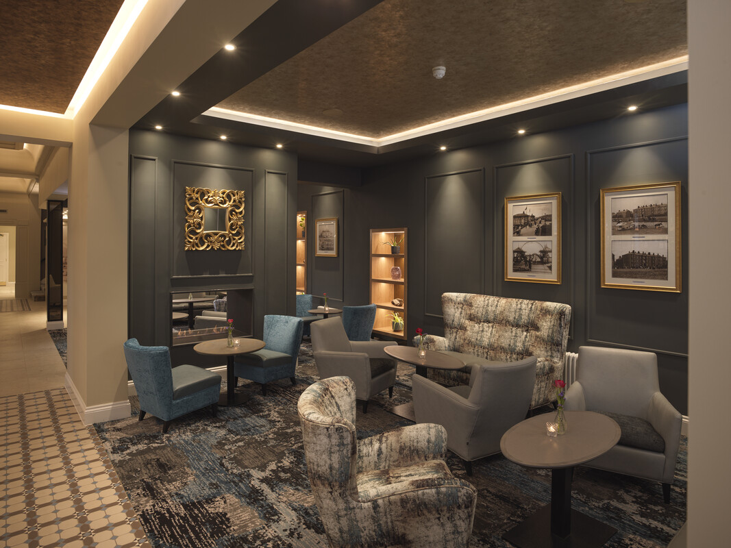 Clifton Arms lounge